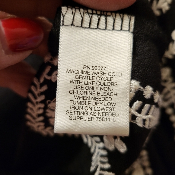 Liz Claiborne Petite Small black with Embroidered linen top - Picture 7 of 10